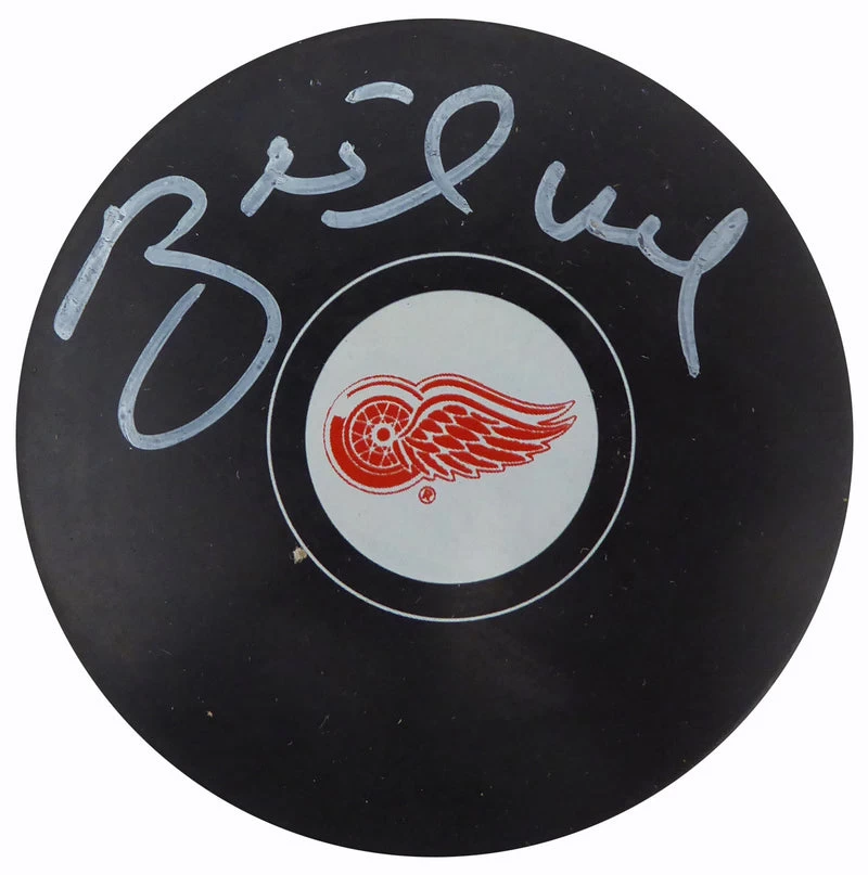 Brett Hull Autographed Official Detroit Red Wings Logo Puck Beckett 3 Brett Hull Autographed Official Detroit Red Wings Logo Puck Beckett
